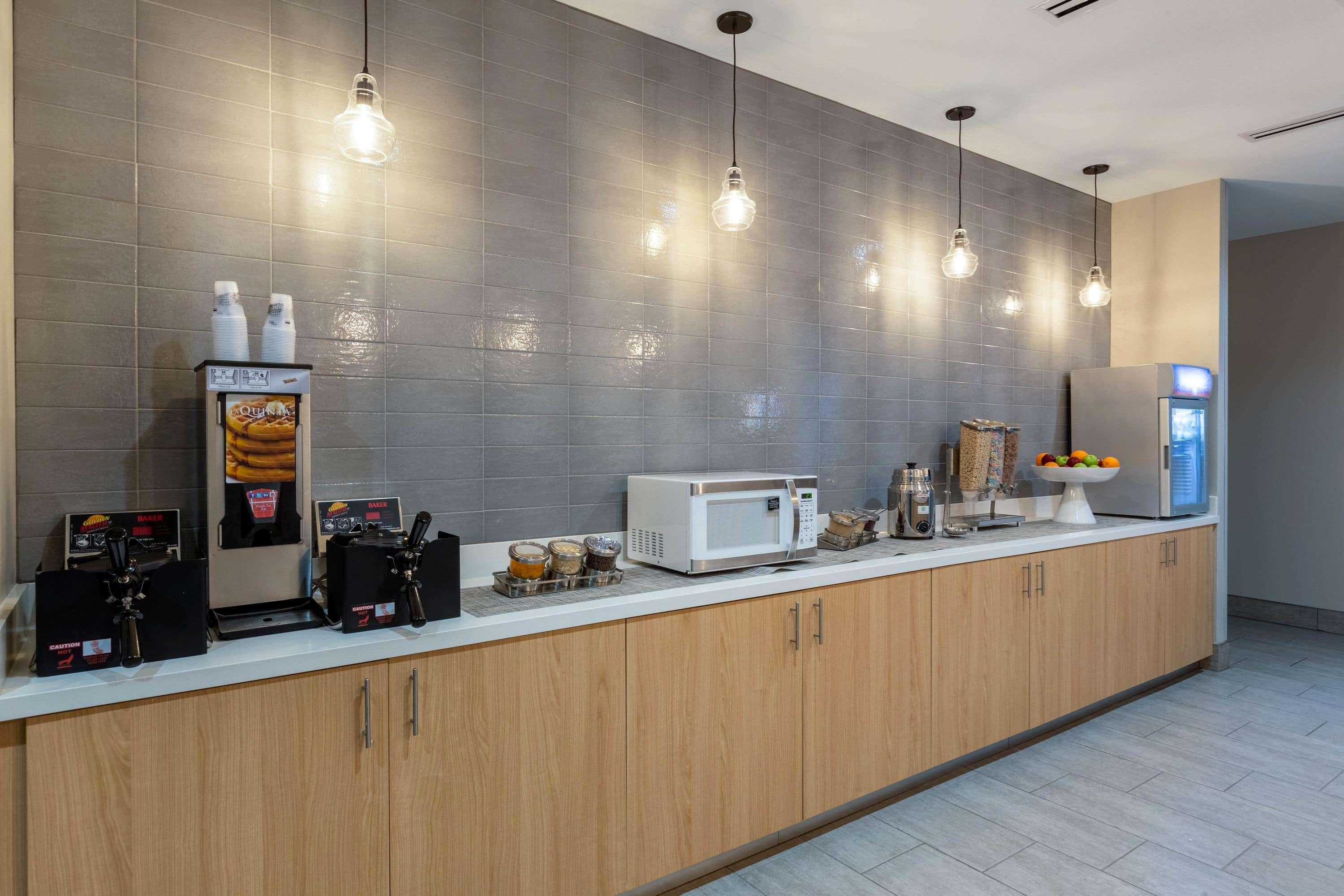 La Quinta By Wyndham Altoona Des Moines Hotel Ngoại thất bức ảnh