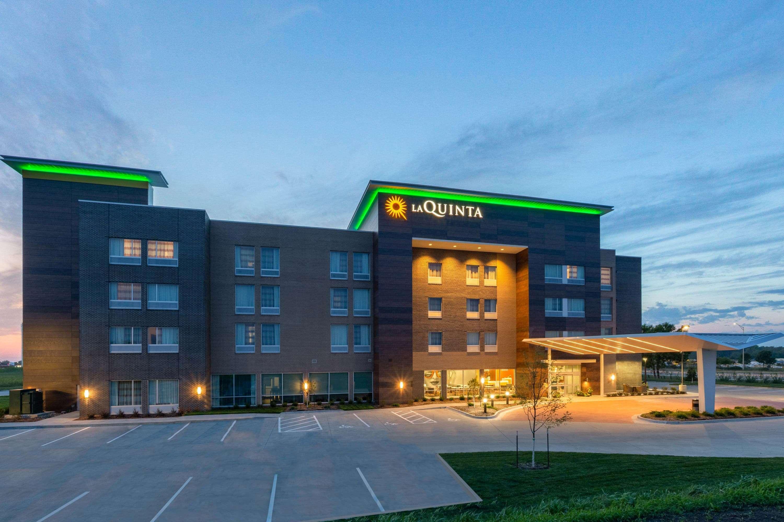 La Quinta By Wyndham Altoona Des Moines Hotel Ngoại thất bức ảnh